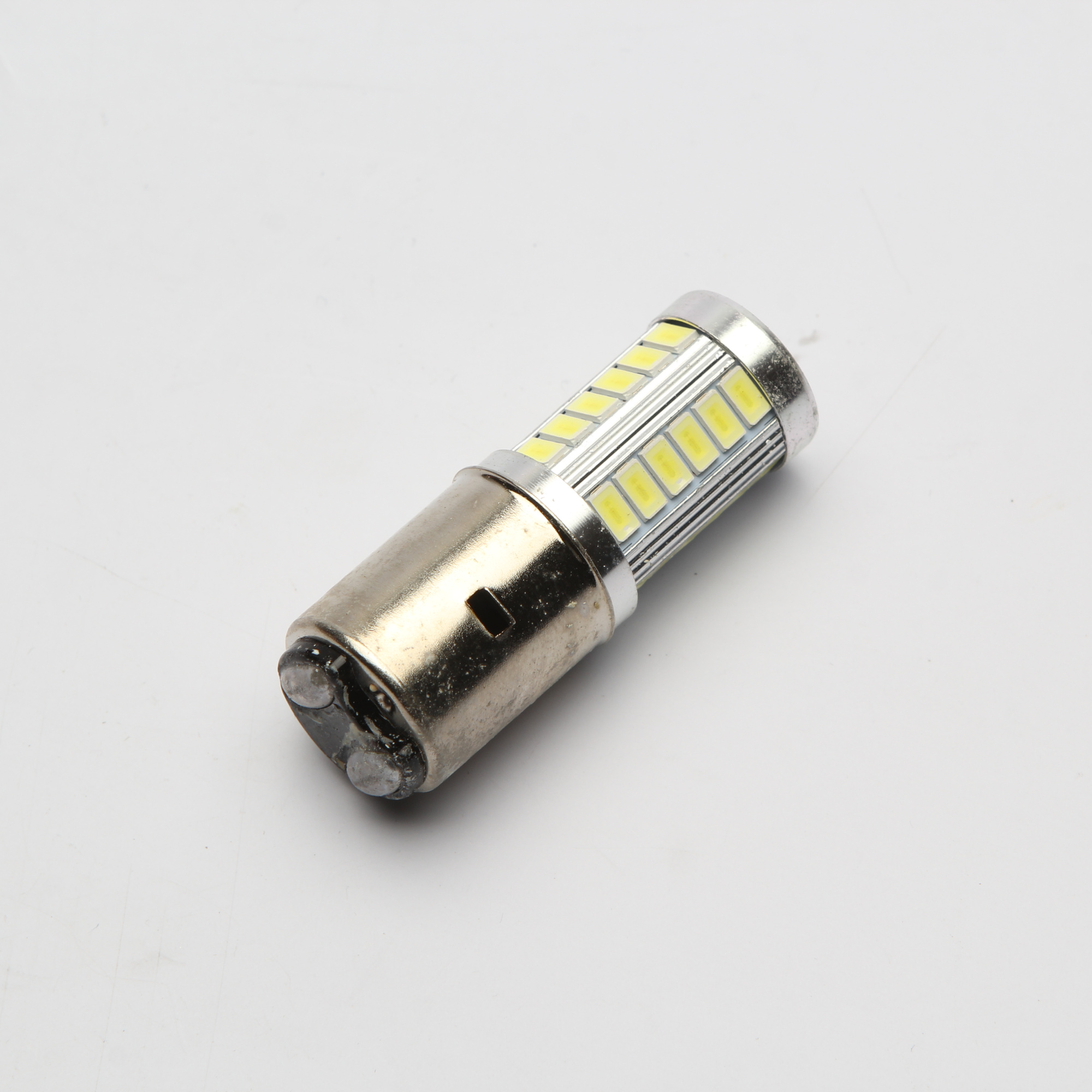 Лампа двухконтактная 12V 35/35W BA20D 33SMD LED купить 580 руб. в  интернет-магазине Avantsb.ru