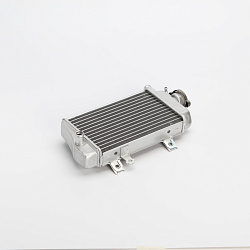 Радиатор правый Avantis A7