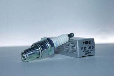 Свеча зажигания 4T BR6ES NGK